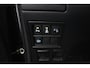 Toyota Hilux 2.4 D-4D Xtra Cab Professional | Stoelverwarming | Trekhaak | Parkeercamera | Roll-bar |