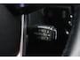Toyota Hilux 2.4 D-4D Xtra Cab Professional | Stoelverwarming | Trekhaak | Parkeercamera | Roll-bar |