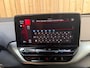 Volkswagen ID.4 Pro 77 kWh Apple CarPlay/Android Auto | Climate control | Cruise control adaptief | DAB ontvangst | LED verlichting | Navigatiesysteem | Sfeerverlichting | Trekhaak uitklapbaar