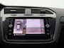 Volkswagen Tiguan 1.4 TSI eHybrid R-Line Business 245PK DSG Panoramadak, Trekhaak, Leder, Memorystoel, 360gr. Camera, Black Style, 20" LM Velgen, Matrix-LED Verlichting, Stoel-stuurverwarming, DCC