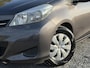Toyota Yaris 1.0 VVT-i Aspiration ✓1e Eigenaar✓Camera✓Trekhaak✓Airco✓5 Deurs✓N.A.P✓Weinig Km✓Zeer Zuinig✓Apk tot 03-2027