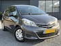Toyota Yaris 1.0 VVT-i Aspiration ✓1e Eigenaar✓Camera✓Trekhaak✓Airco✓5 Deurs✓N.A.P✓Weinig Km✓Zeer Zuinig✓Apk tot 03-2027