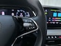 Skoda Octavia Combi 1.5 e-TSI 150pk DSG Business Edition Plus Camera Panoramadak Navigatie Sfeerverlichting Trekhaak
