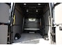 Volkswagen Crafter 35 2.0 TDI L3H3 RWD Black Edition Camera, Adaptieve Cruise, 3500kg Trekhaak, Automaat, LED, Geveerde stoel, 164pk, Massage stoel, Uniek!
