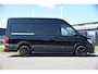 Volkswagen Crafter 35 2.0 TDI L3H3 RWD Black Edition Camera, Adaptieve Cruise, 3500kg Trekhaak, Automaat, LED, Geveerde stoel, 164pk, Massage stoel, Uniek!