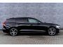 Volvo V60 2.0 T6 Recharge AWD R-Design | Plug-in Hybrid (PHEV) | Trekhaak | Harman Kardon Audio | Achteruitrijcamera | Parkeersensoren | Keyless Entry | Elektrische Achterklep | Elektrisch Verstelbare Voorstoelen | Stoelverwarming | LED Koplampen Adaptief | Navigatie | Apple Carplay | Android Auto