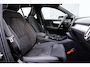 Volvo XC40 2.0 B4 Plus Dark | Trekhaak | Panoramadak | Harman Kardon Audio | Achteruitrijcamera | Parkeersensoren | Keyless Entry | Elektrische Achterklep | Elektrisch Verstelbare Voorstoelen | Stoelverwarming | Google Navigatie | Apple Carplay | Android Auto | Lichtmetalen Velgen 18 inch