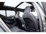 Volvo XC40 2.0 B4 Plus Dark | Trekhaak | Panoramadak | Harman Kardon Audio | Achteruitrijcamera | Parkeersensoren | Keyless Entry | Elektrische Achterklep | Elektrisch Verstelbare Voorstoelen | Stoelverwarming | Google Navigatie | Apple Carplay | Android Auto | Lichtmetalen Velgen 18 inch