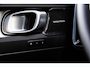 Volvo XC40 2.0 B4 Plus Dark | Trekhaak | Panoramadak | Harman Kardon Audio | Achteruitrijcamera | Parkeersensoren | Keyless Entry | Elektrische Achterklep | Elektrisch Verstelbare Voorstoelen | Stoelverwarming | Google Navigatie | Apple Carplay | Android Auto | Lichtmetalen Velgen 18 inch