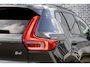 Volvo XC40 2.0 B4 Plus Dark | Trekhaak | Panoramadak | Harman Kardon Audio | Achteruitrijcamera | Parkeersensoren | Keyless Entry | Elektrische Achterklep | Elektrisch Verstelbare Voorstoelen | Stoelverwarming | Google Navigatie | Apple Carplay | Android Auto | Lichtmetalen Velgen 18 inch