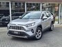 Toyota RAV4 Hybrid 220 AWD Dynamic | Stoelverwarming, Groot scherm, Parkeersensoren, Licht + Regensensor, 1650KG Trekgewicht