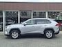 Toyota RAV4 Hybrid 220 AWD Dynamic | Stoelverwarming, Groot scherm, Parkeersensoren, Licht + Regensensor, 1650KG Trekgewicht