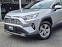 Toyota RAV4 Hybrid 220 AWD Dynamic | Stoelverwarming, Groot scherm, Parkeersensoren, Licht + Regensensor, 1650KG Trekgewicht