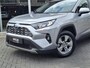 Toyota RAV4 Hybrid 220 AWD Dynamic | Stoelverwarming, Groot scherm, Parkeersensoren, Licht + Regensensor, 1650KG Trekgewicht