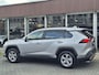 Toyota RAV4 Hybrid 220 AWD Dynamic | Stoelverwarming, Groot scherm, Parkeersensoren, Licht + Regensensor, 1650KG Trekgewicht