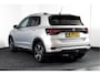 Volkswagen T-Cross 1.5 TSI Style Business R 150 PK | Adapt. Cruise | Stoelverw. | PDC | Camera | NAV + App. Connect | ECC | Trekhaak | LM 18" |