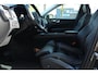 Volvo XC60 T5 AUT. AWD Momentum | Autonomous emergency braking | Cruise control | Electronic climate control | Connect pack | Parkeerverwarming | Stuurwiel verwarmd | Voorstoelen verwarmd | Dodehoek detectie | Lederen bekleding | 18" lichtmetalen velgen |