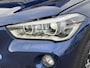 BMW X1 sDrive20i High Executive Automaat | Camera | Lederen bekleding | Parkeersensoren | Cruise controle | 18'' velgen | Elektrische achterklep | LED koplampen | Stoelverwarming | Climate controle