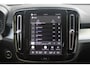 Volvo XC40 B4 197PK Plus Dark | Harman/Kardon Premium Audio | Adaptive Cruise & Pilot Assist | Semi elektrische trekhaak | Verwarmbare voorstoelen | Verwarmbaar stuurwiel | Premium audio by Harman Kardon | 18" Velgen | Power Seats incl. Memory |