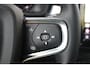 Volvo XC40 B4 197PK Plus Dark | Harman/Kardon Premium Audio | Adaptive Cruise & Pilot Assist | Semi elektrische trekhaak | Verwarmbare voorstoelen | Verwarmbaar stuurwiel | Premium audio by Harman Kardon | 18" Velgen | Power Seats incl. Memory |