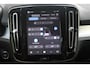 Volvo XC40 B4 197PK Plus Dark | Harman/Kardon Premium Audio | Adaptive Cruise & Pilot Assist | Semi elektrische trekhaak | Verwarmbare voorstoelen | Verwarmbaar stuurwiel | Premium audio by Harman Kardon | 18" Velgen | Power Seats incl. Memory |