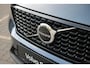Volvo XC40 B4 197PK Plus Dark | Harman/Kardon Premium Audio | Adaptive Cruise & Pilot Assist | Semi elektrische trekhaak | Verwarmbare voorstoelen | Verwarmbaar stuurwiel | Premium audio by Harman Kardon | 18" Velgen | Power Seats incl. Memory |