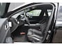 Volvo S60 B4 Plus Dark | Harman Kardon Premium Sound | 20'' lichtmetalen velgen | Elektrisch verstelbare stoelen met geheugen | Elektrisch uitklapbare trekhaak | Stuur en stoelverwarming | Achteruitrijcamera | Keyless | Google Navigatie |