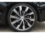 Volvo S60 B4 Plus Dark | Harman Kardon Premium Sound | 20'' lichtmetalen velgen | Elektrisch verstelbare stoelen met geheugen | Elektrisch uitklapbare trekhaak | Stuur en stoelverwarming | Achteruitrijcamera | Keyless | Google Navigatie |