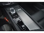 Volvo S60 B4 Plus Dark | Harman Kardon Premium Sound | 20'' lichtmetalen velgen | Elektrisch verstelbare stoelen met geheugen | Elektrisch uitklapbare trekhaak | Stuur en stoelverwarming | Achteruitrijcamera | Keyless | Google Navigatie |