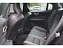 Volvo S60 B4 Plus Dark | Harman Kardon Premium Sound | 20'' lichtmetalen velgen | Elektrisch verstelbare stoelen met geheugen | Elektrisch uitklapbare trekhaak | Stuur en stoelverwarming | Achteruitrijcamera | Keyless | Google Navigatie |