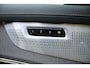Volvo XC90 T8 Plug-in hybrid AWD Ultra Dark | Luchtvering | Verwarmbare voorstoelen met massage en ventilatie | Head-up display | 360 graden camera | Bowers & Wilkins High End Audio | Semi Elektr. Trekhaak | Apple carplay/Android auto | Google Services | 22" Velgen |