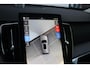 Volvo XC90 T8 Plug-in hybrid AWD Ultra Dark | Luchtvering | Verwarmbare voorstoelen met massage en ventilatie | Head-up display | 360 graden camera | Bowers & Wilkins High End Audio | Semi Elektr. Trekhaak | Apple carplay/Android auto | Google Services | 22" Velgen |