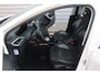Peugeot 2008 1.2 PureTech Allure O.a: PDC, Clima, Navi, Cruise, Pano, Trekhaak, Etc. All-in prijs!