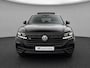 Volkswagen Touareg 3.0TSI 340kW/462PK R-line · Panoramadak · Trekhaak · Leder · Luchtvering