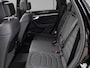 Volkswagen Touareg 3.0TSI 340kW/462PK R-line · Panoramadak · Trekhaak · Leder · Luchtvering