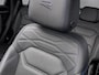 Volkswagen Touareg 3.0TSI 340kW/462PK R-line · Panoramadak · Trekhaak · Leder · Luchtvering