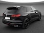 Volkswagen Touareg 3.0TSI 340kW/462PK R-line · Panoramadak · Trekhaak · Leder · Luchtvering