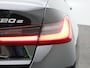 BMW 3-Serie 320e | WORDT VERWACHT | APPLE CARPLAY | ANDROID AUTO | LEDER | NAVIGATIE | LED VERLICHTING | LICHTMETALEN VELGEN | PARKEERSENSOREN | DAB RADIO | BLUETOOTH |