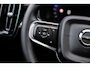 Volvo XC40 2.0 B4 Plus Dark | Trekhaak | Panoramadak | Harman Kardon Audio | Achteruitrijcamera | Parkeersensoren | Keyless Entry | Elektrische Achterklep | Elektrisch Verstelbare Voorstoelen | Stoelverwarming | Google Navigatie | Apple Carplay | Android Auto | Lichtmetalen Velgen 18 inch