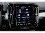 Volvo XC40 2.0 B4 Plus Dark | Trekhaak | Panoramadak | Harman Kardon Audio | Achteruitrijcamera | Parkeersensoren | Keyless Entry | Elektrische Achterklep | Elektrisch Verstelbare Voorstoelen | Stoelverwarming | Google Navigatie | Apple Carplay | Android Auto | Lichtmetalen Velgen 18 inch