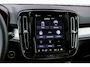 Volvo XC40 2.0 B4 Plus Dark | Trekhaak | Panoramadak | Harman Kardon Audio | Achteruitrijcamera | Parkeersensoren | Keyless Entry | Elektrische Achterklep | Elektrisch Verstelbare Voorstoelen | Stoelverwarming | Google Navigatie | Apple Carplay | Android Auto | Lichtmetalen Velgen 18 inch