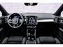 Volvo XC40 2.0 B4 Plus Dark | Trekhaak | Panoramadak | Harman Kardon Audio | Achteruitrijcamera | Parkeersensoren | Keyless Entry | Elektrische Achterklep | Elektrisch Verstelbare Voorstoelen | Stoelverwarming | Google Navigatie | Apple Carplay | Android Auto | Lichtmetalen Velgen 18 inch