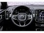 Volvo XC40 2.0 B4 Plus Dark | Trekhaak | Panoramadak | Harman Kardon Audio | Achteruitrijcamera | Parkeersensoren | Keyless Entry | Elektrische Achterklep | Elektrisch Verstelbare Voorstoelen | Stoelverwarming | Google Navigatie | Apple Carplay | Android Auto | Lichtmetalen Velgen 18 inch