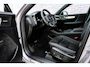 Volvo XC40 2.0 B4 Plus Dark | Trekhaak | Panoramadak | Harman Kardon Audio | Achteruitrijcamera | Parkeersensoren | Keyless Entry | Elektrische Achterklep | Elektrisch Verstelbare Voorstoelen | Stoelverwarming | Google Navigatie | Apple Carplay | Android Auto | Lichtmetalen Velgen 18 inch