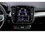 Volvo XC40 2.0 B4 Plus Dark | Trekhaak | Panoramadak | Harman Kardon Audio | Achteruitrijcamera | Parkeersensoren | Keyless Entry | Elektrische Achterklep | Elektrisch Verstelbare Voorstoelen | Stoelverwarming | Google Navigatie | Apple Carplay | Android Auto | Lichtmetalen Velgen 18 inch