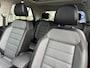 Volkswagen T-Roc 1.5 TSI 150pk Automaat / Panoramadak / Leder / IQ Light / Camera