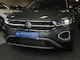 Volkswagen T-Roc 1.5 TSI 150pk Automaat / Panoramadak / Leder / IQ Light / Camera