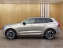 Volvo XC60 2.0 T6 Plug-in hybrid AWD Ultra Dark | Luchtvering | BLIS | Harman Kardon | Stoel + Stuur Verwarming |  360 Camera | Panoramadak |
