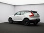 Volvo XC40 2.0 B4 Plus Black Edition / Stoel- + stuurwielverwarming / Elektr. stoelverstelling / Harman Kardon Audio / Nubuck / Achteruitrijcamera / 20" / Pilot Assist / BLIS