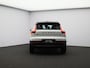 Volvo XC40 2.0 B4 Plus Black Edition / Stoel- + stuurwielverwarming / Elektr. stoelverstelling / Harman Kardon Audio / Nubuck / Achteruitrijcamera / 20" / Pilot Assist / BLIS